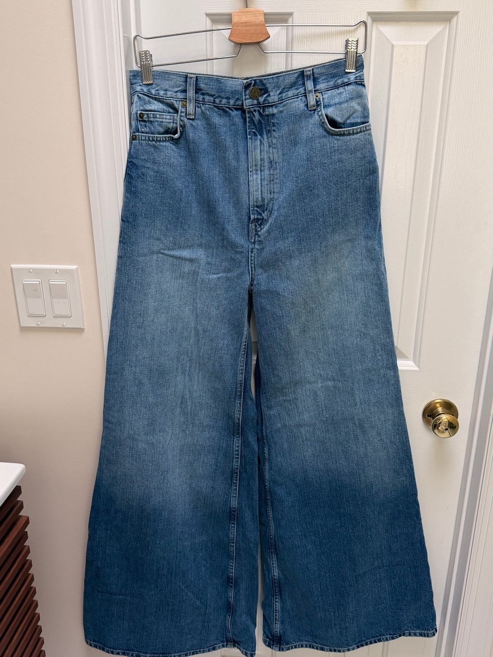 Frame Ultra wide leg jeans RARE!